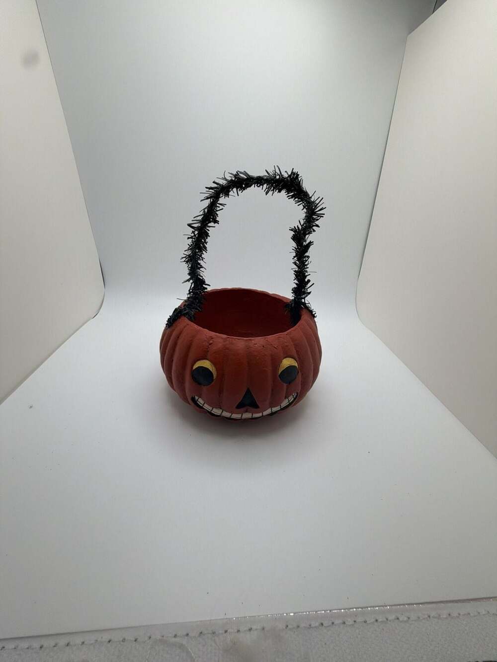 Jack-o’-lantern decor 3in tall